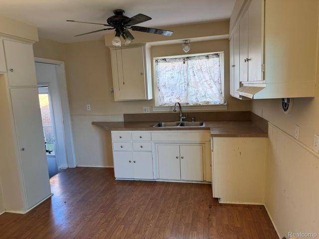 23113 Socia Street, St. Clair Shores, MI 48082