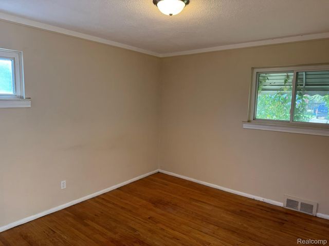 23113 Socia Street, St. Clair Shores, MI 48082