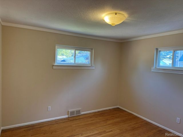 23113 Socia Street, St. Clair Shores, MI 48082