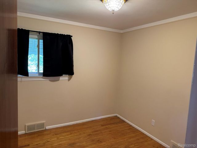 23113 Socia Street, St. Clair Shores, MI 48082