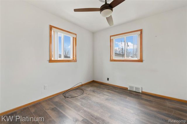 24036 Harvard Shore Drive, Saint Clair Shores, MI 48082