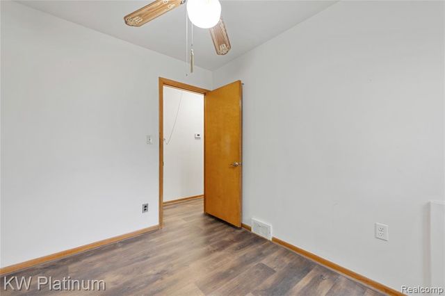 24036 Harvard Shore Drive, Saint Clair Shores, MI 48082