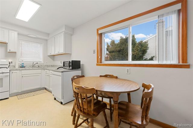 24036 Harvard Shore Drive, Saint Clair Shores, MI 48082