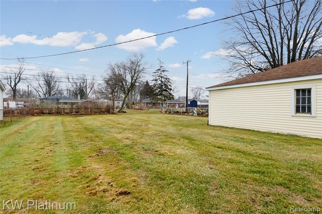 24036 Harvard Shore Drive, Saint Clair Shores, MI 48082