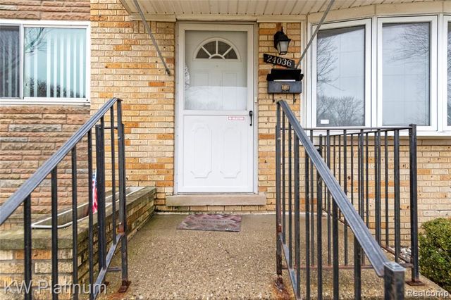 24036 Harvard Shore Drive, Saint Clair Shores, MI 48082