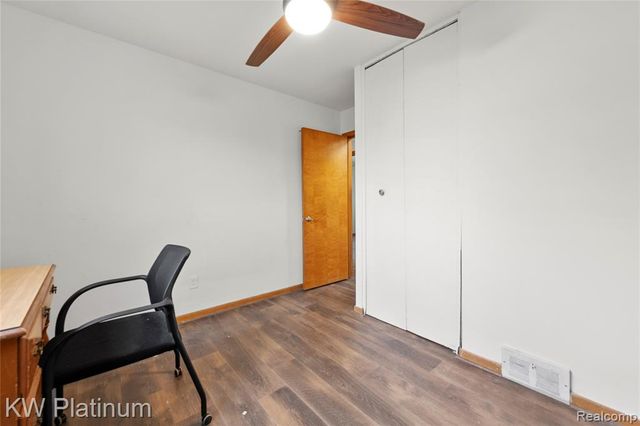 24036 Harvard Shore Drive, Saint Clair Shores, MI 48082