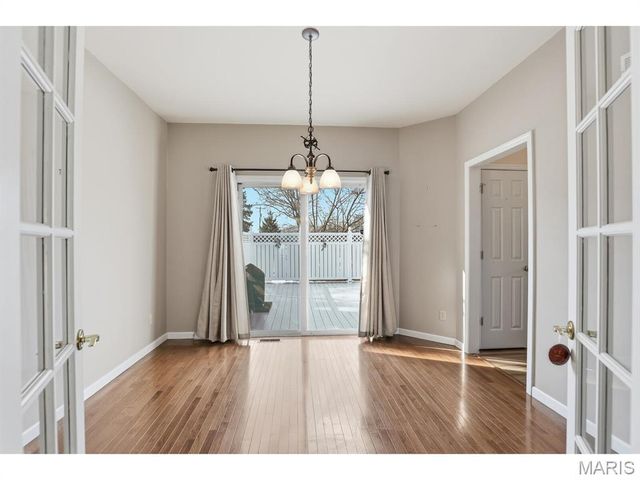 403 S Van Buren Avenue, St Louis, MO 63122