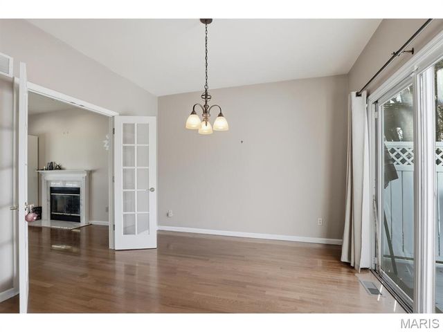 403 S Van Buren Avenue, St Louis, MO 63122