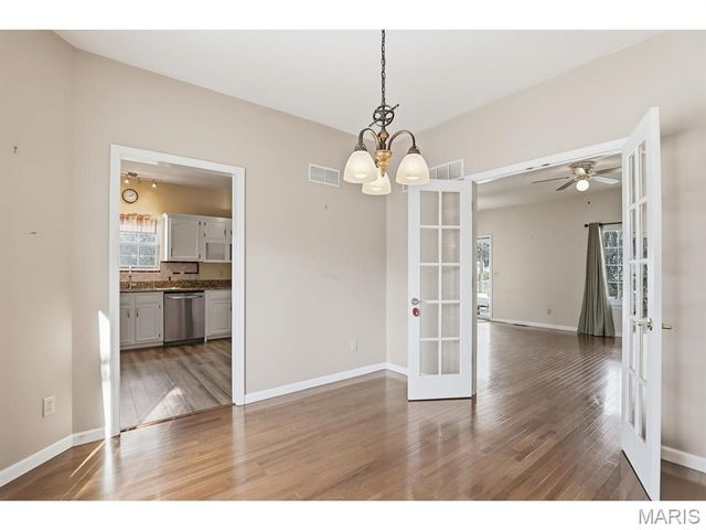 403 S Van Buren Avenue, St Louis, MO 63122