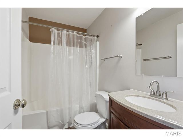 403 S Van Buren Avenue, St Louis, MO 63122