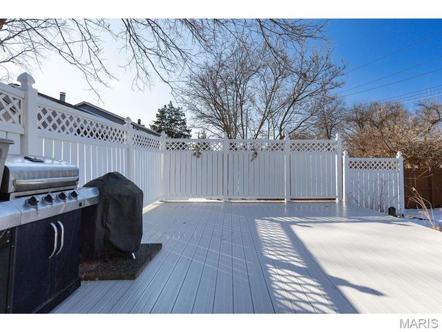 403 S Van Buren Avenue, St Louis, MO 63122