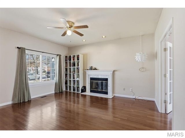 403 S Van Buren Avenue, St Louis, MO 63122