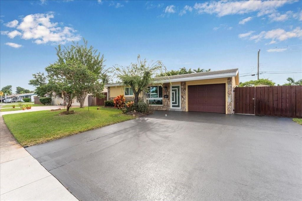 230 NE 58th St, Fort Lauderdale, FL 33334