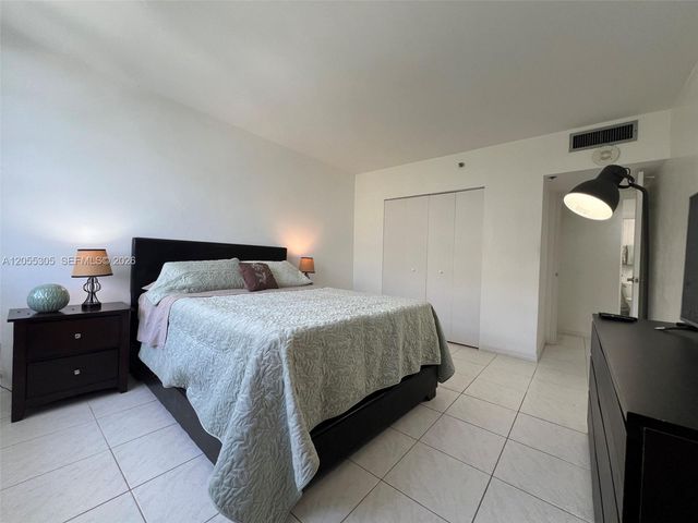 100 Lincoln Rd 634, Miami Beach, FL 33139
