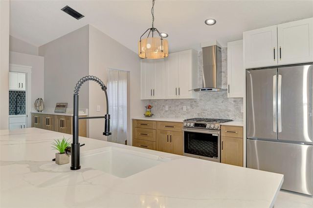 5261 HIGHBURY CIRCLE, Sarasota, FL 34238