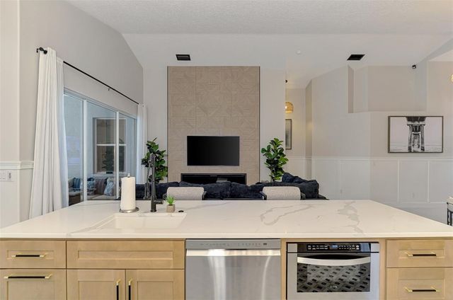 5261 HIGHBURY CIRCLE, Sarasota, FL 34238