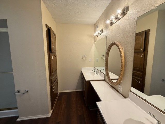 828 Wood Glen, Desoto, TX 75115