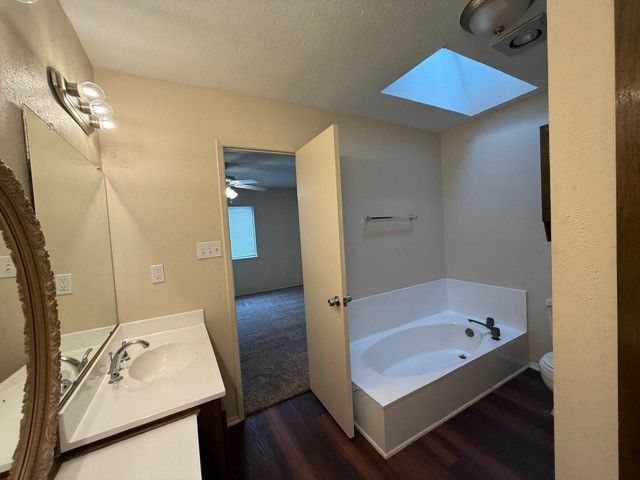 828 Wood Glen, Desoto, TX 75115