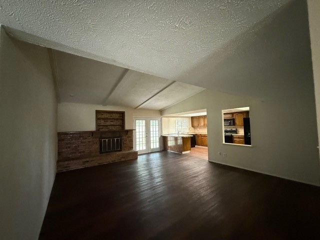 828 Wood Glen, Desoto, TX 75115