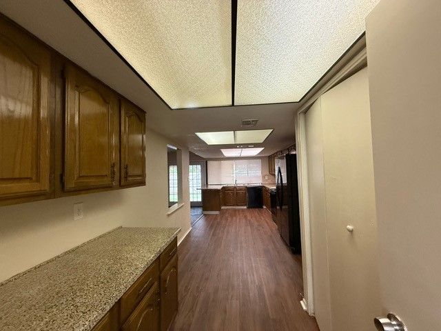 828 Wood Glen, Desoto, TX 75115