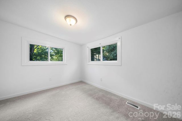 3221 1st Avenue Drive SE, Conover, NC 28613