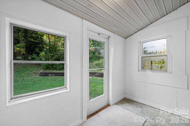 3221 1st Avenue Drive SE, Conover, NC 28613
