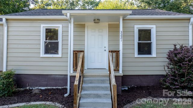 3221 1st Avenue Drive SE, Conover, NC 28613