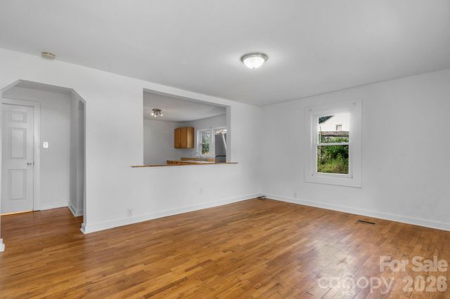 3221 1st Avenue Drive SE, Conover, NC 28613