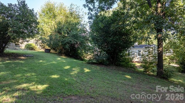 3221 1st Avenue Drive SE, Conover, NC 28613