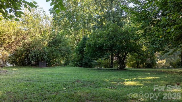 3221 1st Avenue Drive SE, Conover, NC 28613