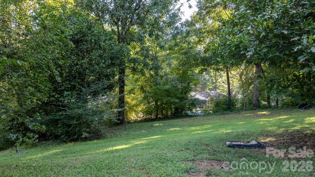 3221 1st Avenue Drive SE, Conover, NC 28613