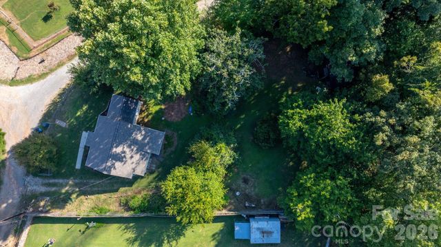 3221 1st Avenue Drive SE, Conover, NC 28613