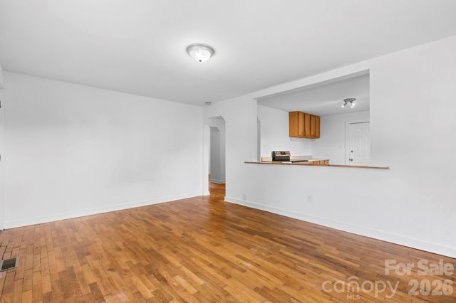 3221 1st Avenue Drive SE, Conover, NC 28613