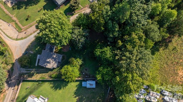 3221 1st Avenue Drive SE, Conover, NC 28613