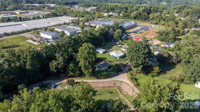 3221 1st Avenue Drive SE, Conover, NC 28613
