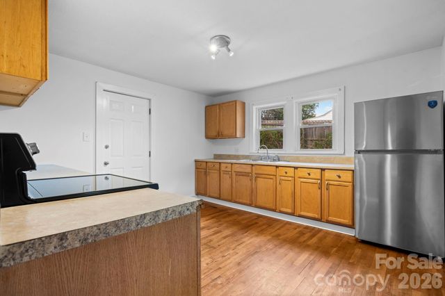 3221 1st Avenue Drive SE, Conover, NC 28613
