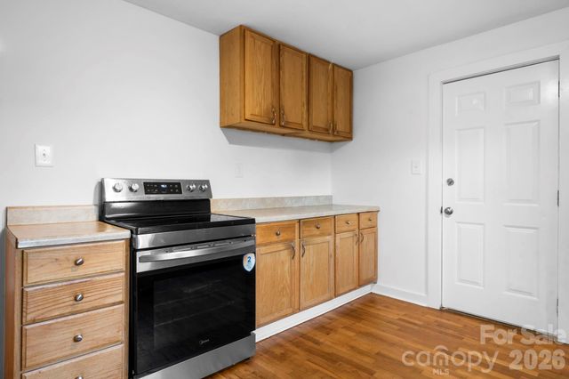 3221 1st Avenue Drive SE, Conover, NC 28613