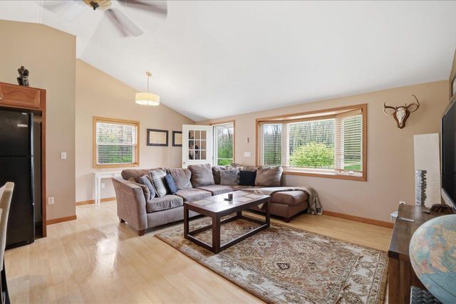 N2852 Schofield ROAD, Lake Geneva, WI 53147