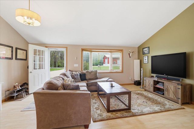 N2852 Schofield ROAD, Lake Geneva, WI 53147