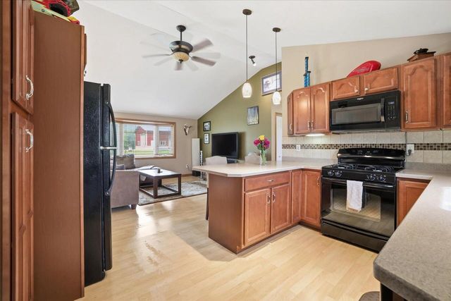 N2852 Schofield ROAD, Lake Geneva, WI 53147