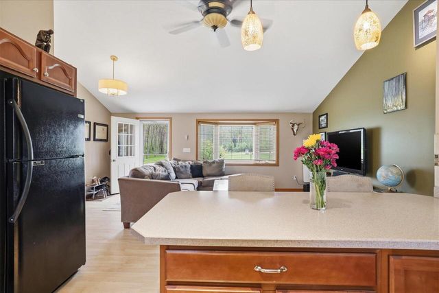 N2852 Schofield ROAD, Lake Geneva, WI 53147