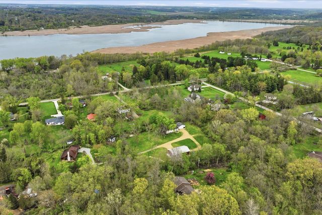 N2852 Schofield ROAD, Lake Geneva, WI 53147