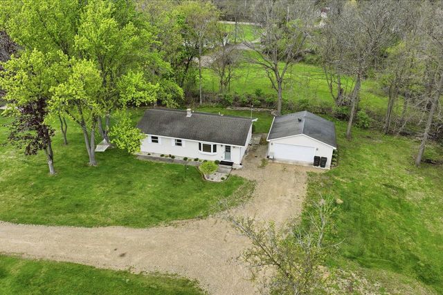 N2852 Schofield ROAD, Lake Geneva, WI 53147
