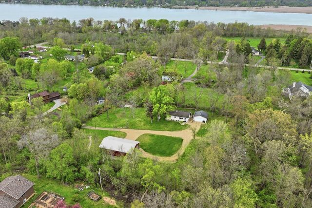 N2852 Schofield ROAD, Lake Geneva, WI 53147