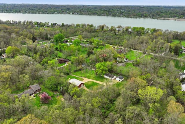 N2852 Schofield ROAD, Lake Geneva, WI 53147