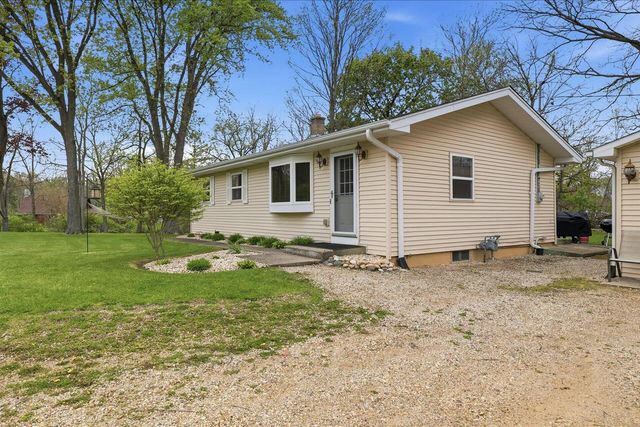 N2852 Schofield ROAD, Lake Geneva, WI 53147