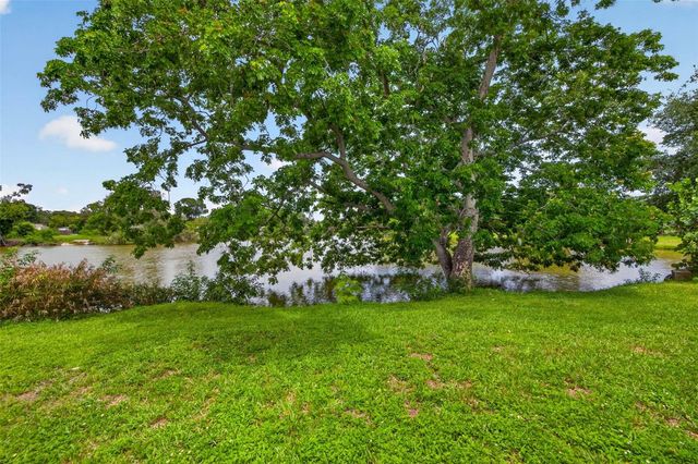 6819 MEADOWLAWN DRIVE N, St Petersburg, FL 33702