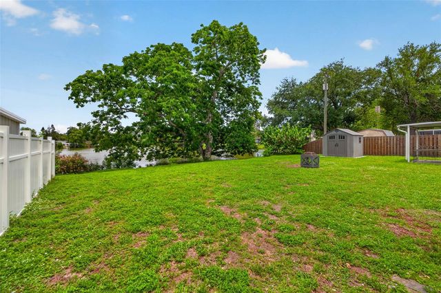 6819 MEADOWLAWN DRIVE N, St Petersburg, FL 33702