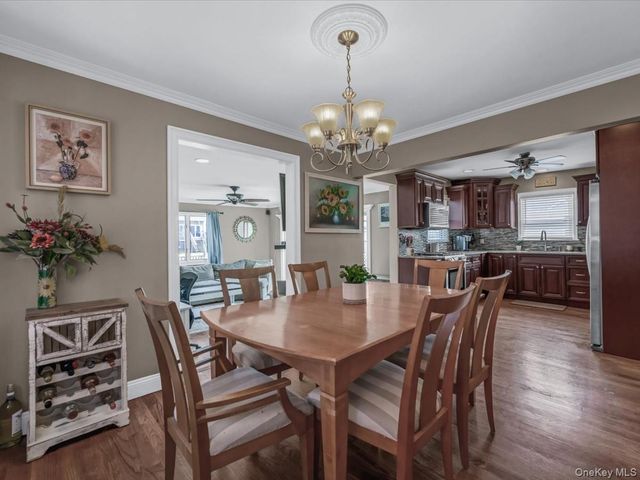 171 Annuskemunnica Road, Babylon, NY 11702