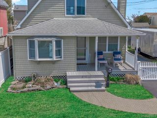 171 Annuskemunnica Road, Babylon, NY 11702